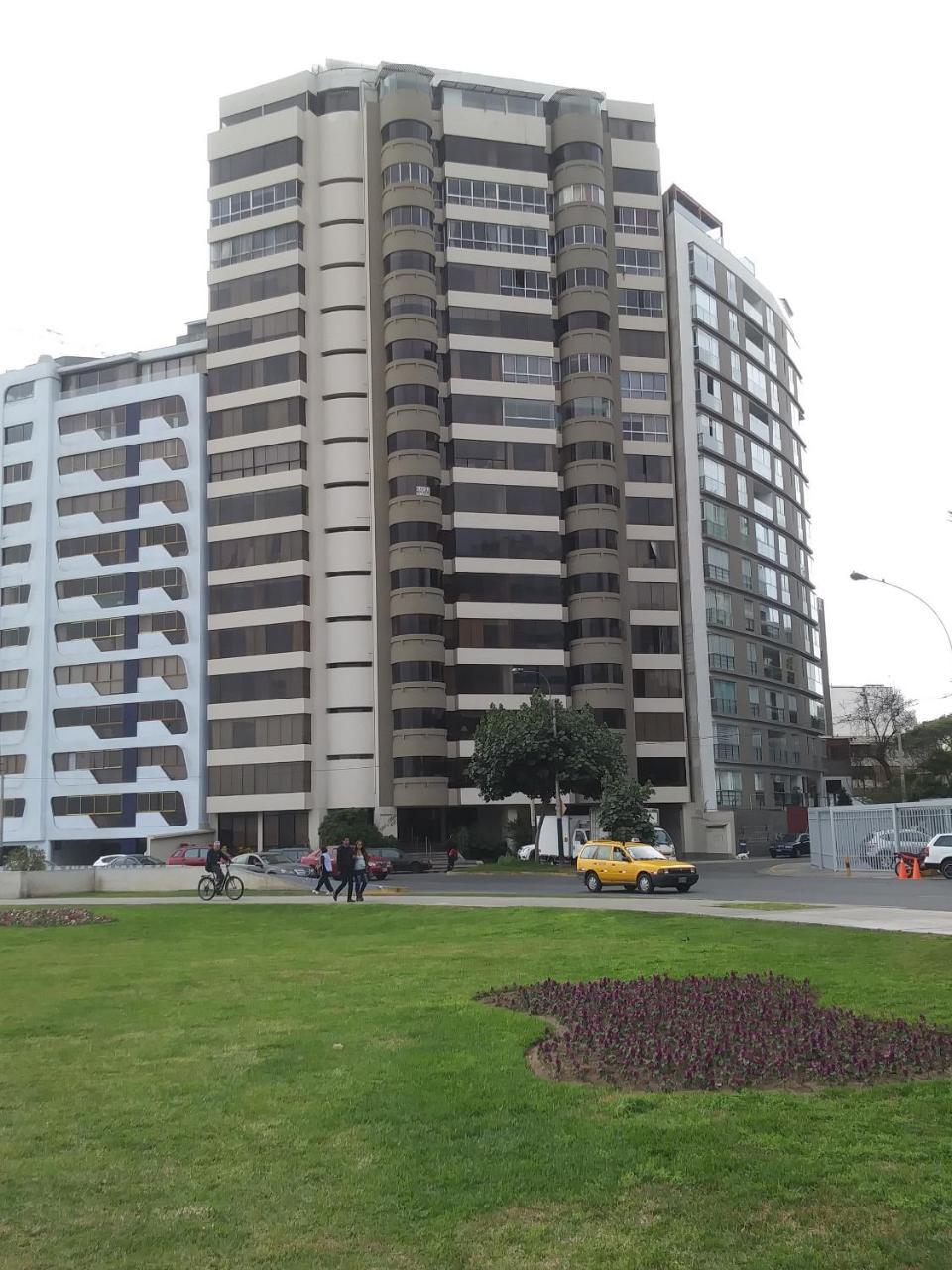 Oceanfront Miraflores Larcomar Next To Marriott Lima Exterior photo