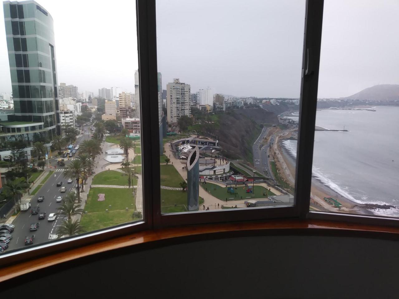Oceanfront Miraflores Larcomar Next To Marriott Lima Exterior photo